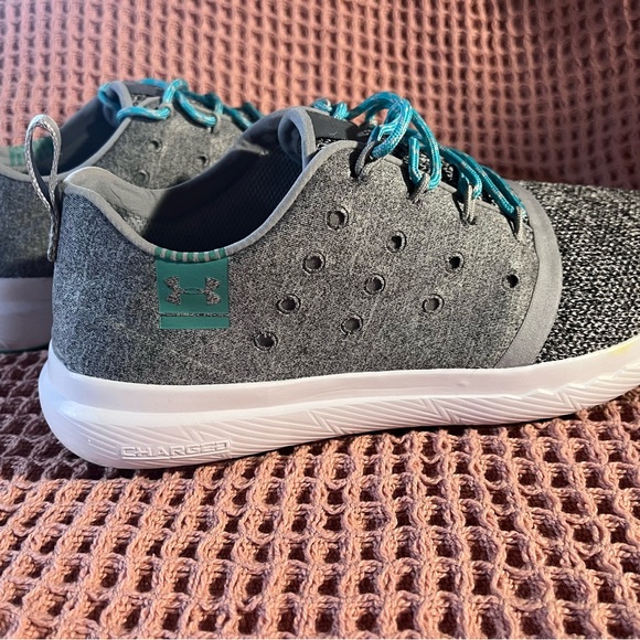 Shoes - Picture 6 of 6